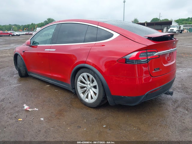 2017 TESLA MODEL X 5YJXCDE22HF054694 Photo 2