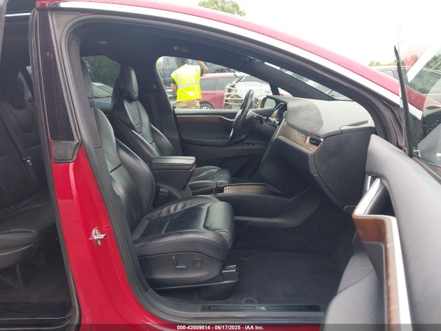 2017 TESLA MODEL X 5YJXCDE22HF054694 Photo 4