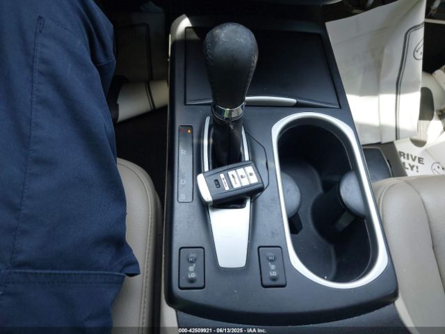 2017 ACURA RDX 5J8TB3H31HL005520 Photo 10