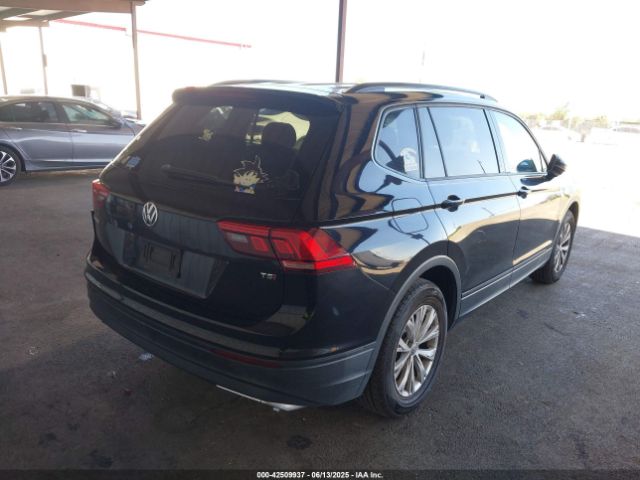 2018 VOLKSWAGEN TIGUAN 3VV1B7AX3JM024361 Photo 3