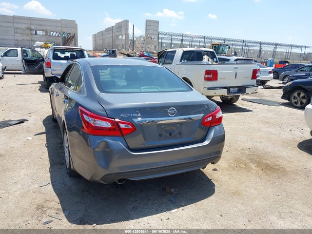 1N4AL3AP5HN328365 Nissan 2017