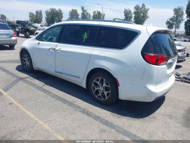 2C4RC1GG3JR320296 Chrysler 2018