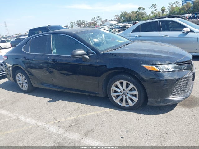 4T1B11HK3JU053881 Toyota CAMRY LE