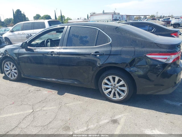4T1B11HK3JU053881 Toyota CAMRY LE
