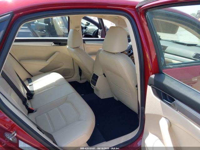2019 VOLKSWAGEN PASSAT 1VWLA7A36KC008047 Photo 7