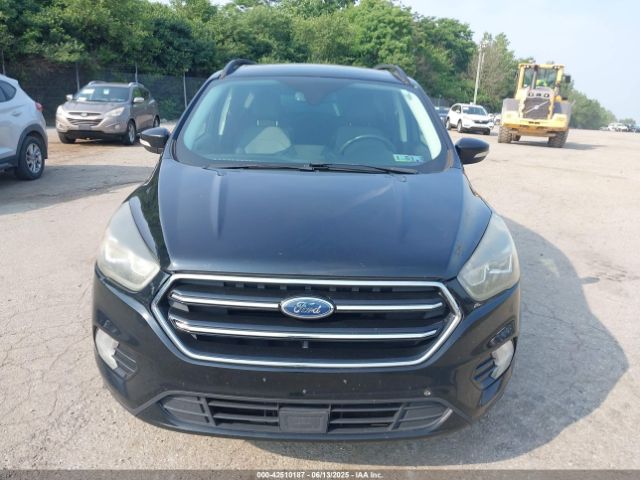 1FMCU0JD2HUA74328 Ford Escape Titanium
