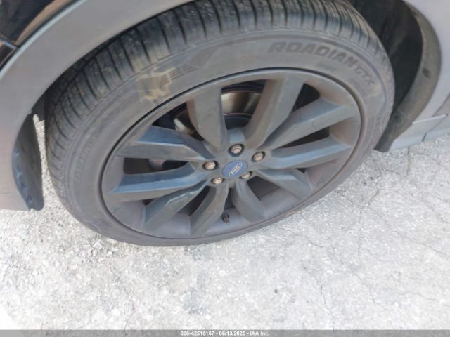 1FMCU0JD2HUA74328 Ford Escape Titanium