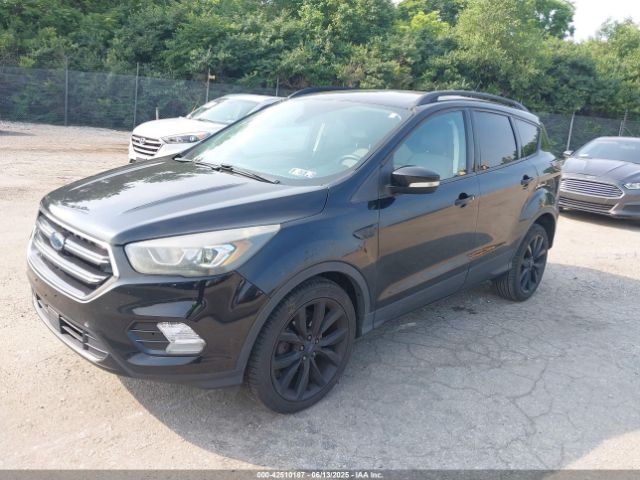 1FMCU0JD2HUA74328 Ford Escape Titanium