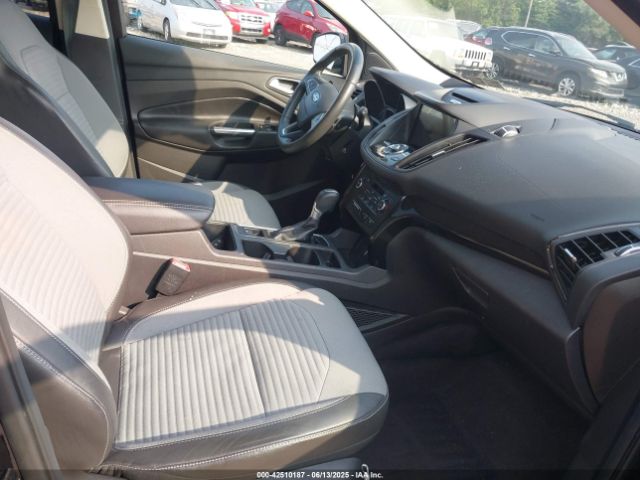 1FMCU0JD2HUA74328 Ford Escape Titanium