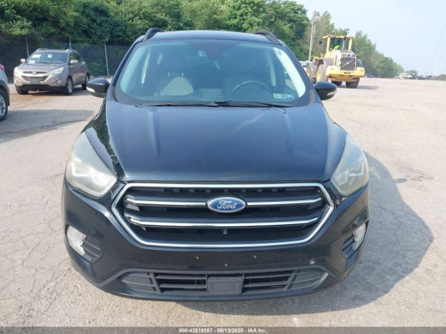 1FMCU0JD2HUA74328 Ford Escape Titanium