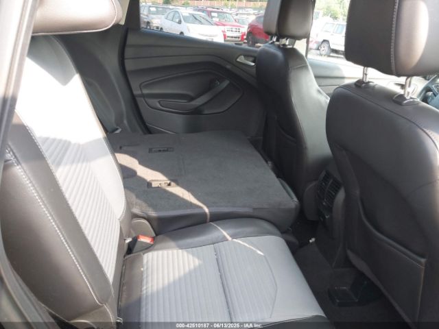 1FMCU0JD2HUA74328 Ford Escape Titanium