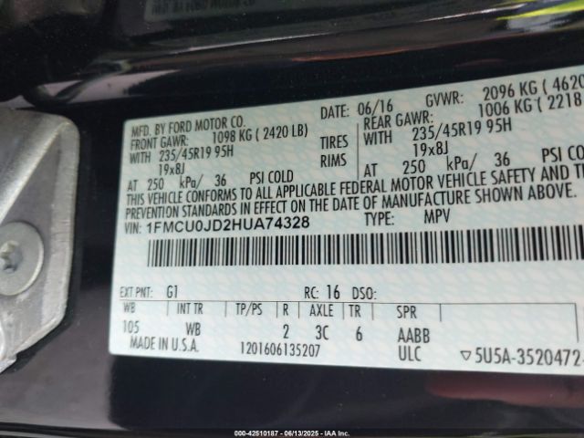 1FMCU0JD2HUA74328 Ford Escape Titanium