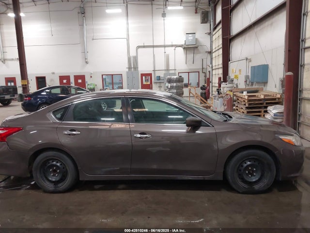 1N4AL3AP2GN308329 Nissan 2016