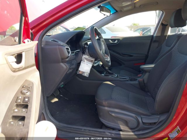 2019 HYUNDAI IONIQ HYBRID KMHC65LC3KU130831 Photo 4
