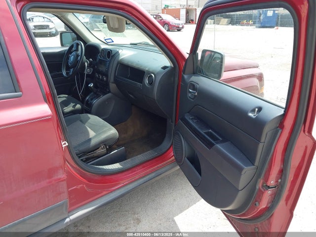 Jeep 2016 2016 1C4NJPFB9GD649884 Image 5