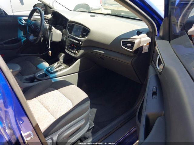 2019 HYUNDAI IONIQ HYBRID KMHC65LC7KU180387 Photo 4