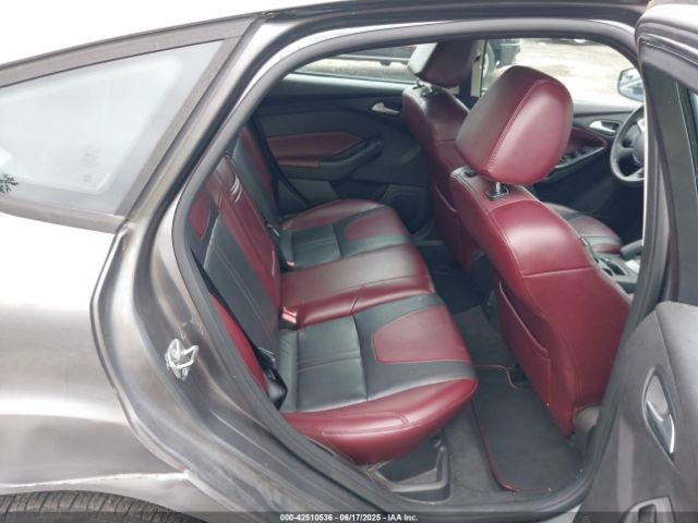1FADP3K24EL302383 Ford FOCUS SE