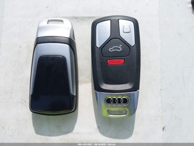 WAUANCF55JA103725 Audi A5