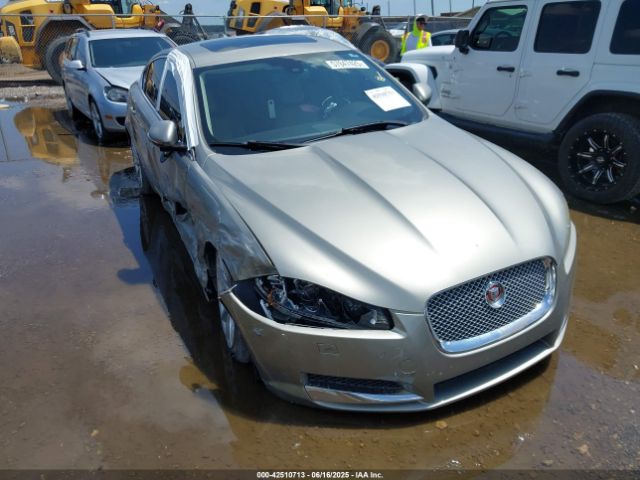 2014 JAGUAR XF SAJWA0ES3EPU09854 Photo 0