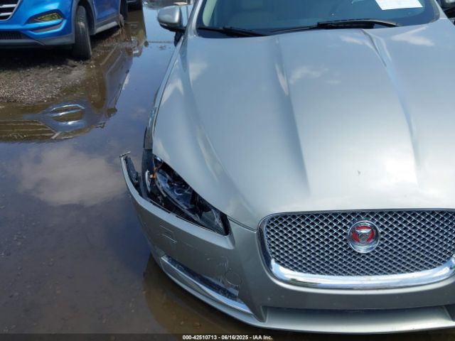 2014 JAGUAR XF SAJWA0ES3EPU09854 Photo 5