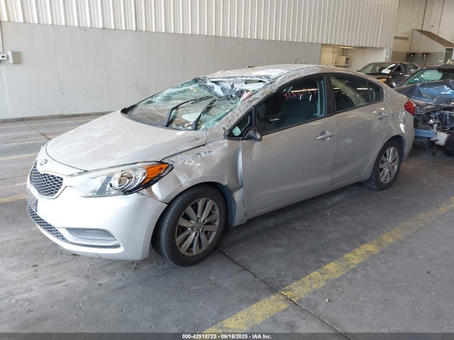 KIA 2014 2014 KNAFX4A69E5208031 Image 2