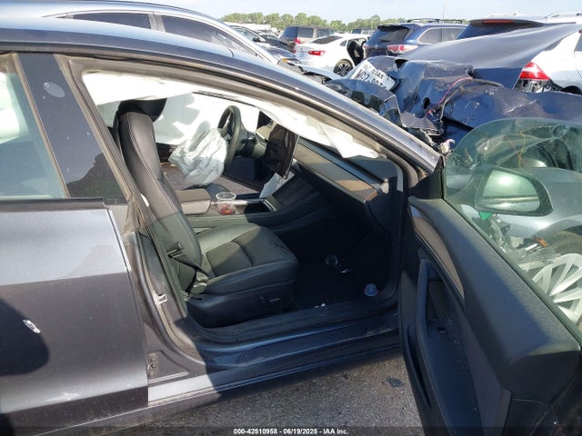 2021 TESLA MODEL 3 5YJ3E1EB1MF077420 Photo 4