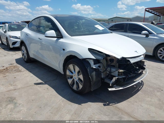 2021 TESLA MODEL Y 5YJYGDEE9MF269826 Photo 0