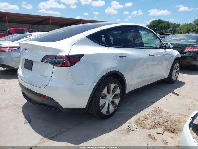 2021 TESLA MODEL Y 5YJYGDEE9MF269826 Photo 3