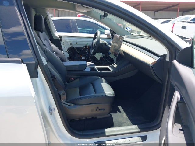 2021 TESLA MODEL Y 5YJYGDEE9MF269826 Photo 4