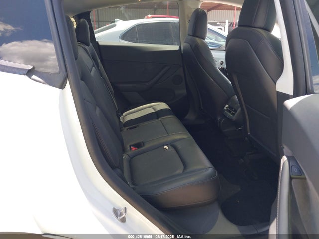 2021 TESLA MODEL Y 5YJYGDEE9MF269826 Photo 7