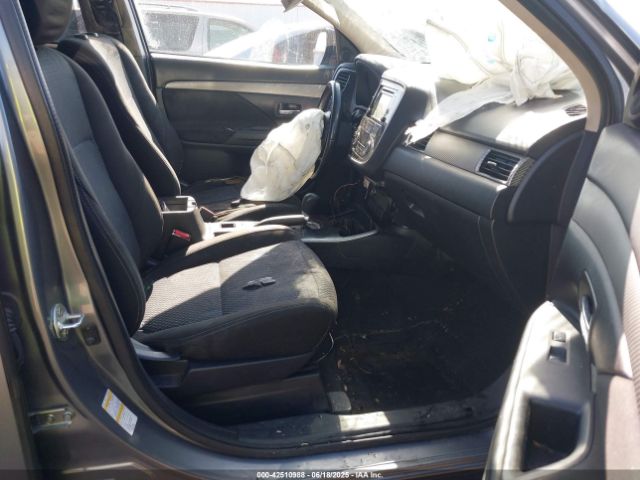 2017 MITSUBISHI OUTLANDER JA4AZ2A39HZ056924 Photo 4