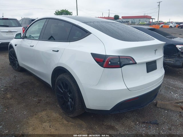 2023 TESLA MODEL Y 7SAYGDEE7PF754571 Photo 2