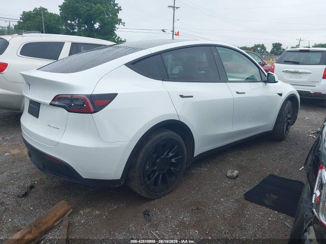 2023 TESLA MODEL Y 7SAYGDEE7PF754571 Photo 3