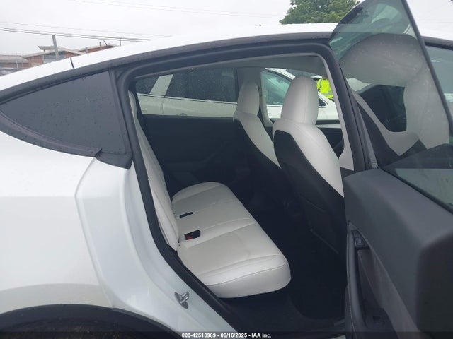 2023 TESLA MODEL Y 7SAYGDEE7PF754571 Photo 7