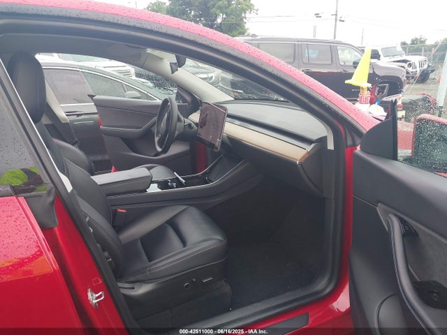 2021 Tesla Model Y Long Range Dual Motor All-wheel Drive მანქანა იყიდება აუქციონზე, vin: 5YJYGDEE3MF092447, აუქციონის ნომერი: 42511000