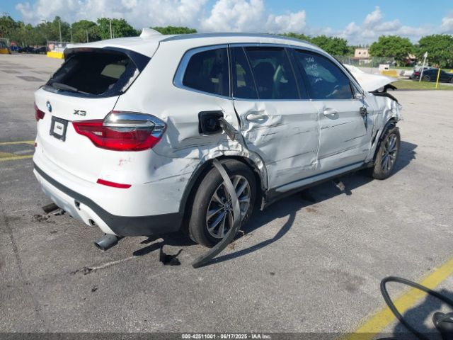 2018 BMW X3 5UXTR9C50JLC77330 Photo 3