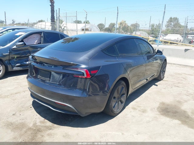 5YJ3E1EA5RF754824 Tesla 2024