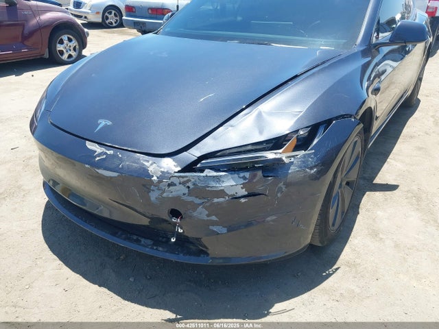 5YJ3E1EA5RF754824 Tesla 2024