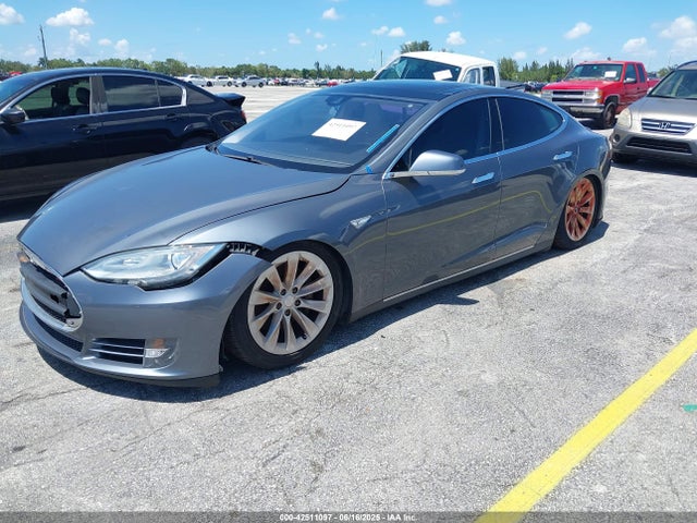 2013 TESLA MODEL S 5YJSA1DP9DFP06121 Photo 1