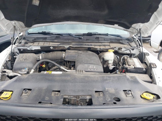42511227 :رقم المزاد ، 1C6RR6FG2HS736109 vin ، 2017 Ram 1500 Tradesman Quad Cab 4x2 6'4 Box مزاد بيع