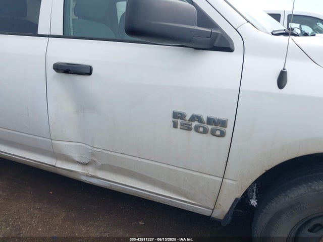 42511227 :رقم المزاد ، 1C6RR6FG2HS736109 vin ، 2017 Ram 1500 Tradesman Quad Cab 4x2 6'4 Box مزاد بيع
