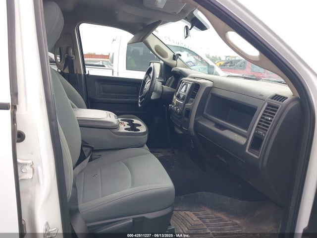 42511227 :رقم المزاد ، 1C6RR6FG2HS736109 vin ، 2017 Ram 1500 Tradesman Quad Cab 4x2 6'4 Box مزاد بيع