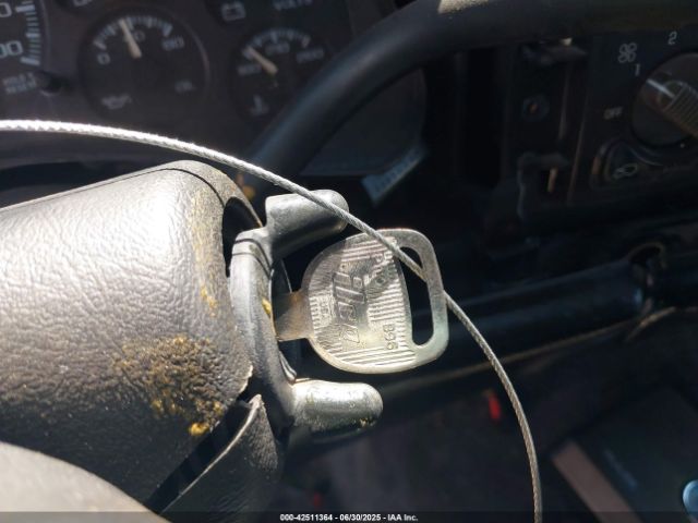 2001 CHEVROLET SUBURBAN 1500 3GNEC16TX1G119957 Photo 10