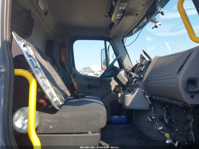 1FVAHFFT6MHMU9132 Freightliner L9n
