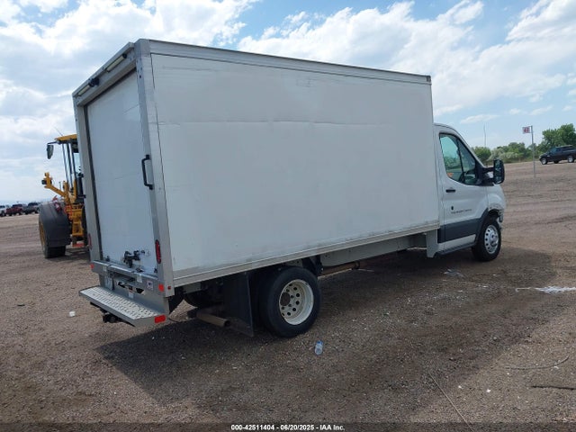 Ford 2018 2018 1FDBF8ZM3JKA71075 Image 4