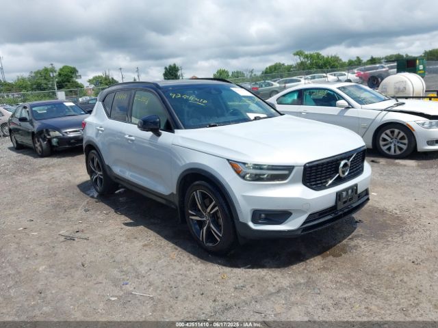2021 VOLVO XC40 YV4162UM8M2467055