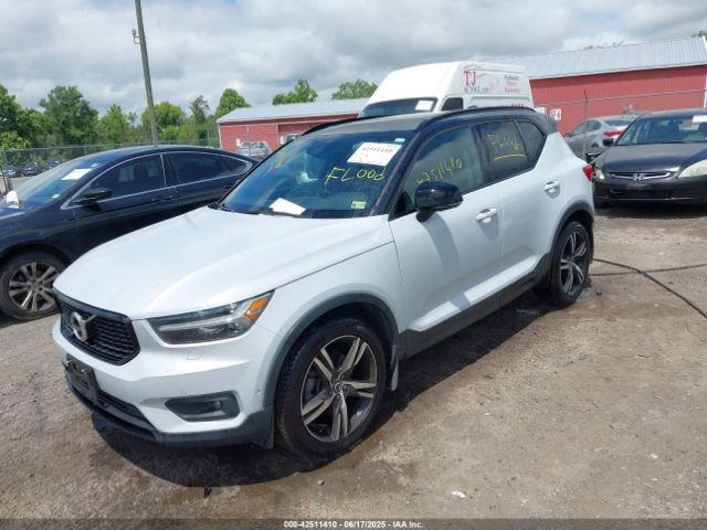 2021 VOLVO XC40 YV4162UM8M2467055 Photo 1