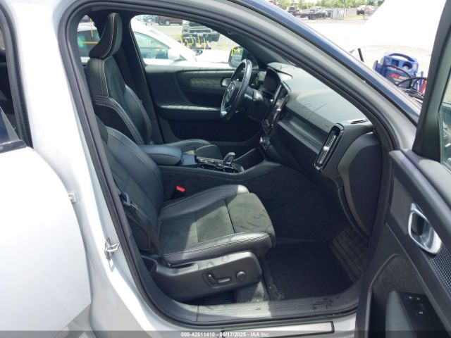 2021 VOLVO XC40 YV4162UM8M2467055 Photo 4