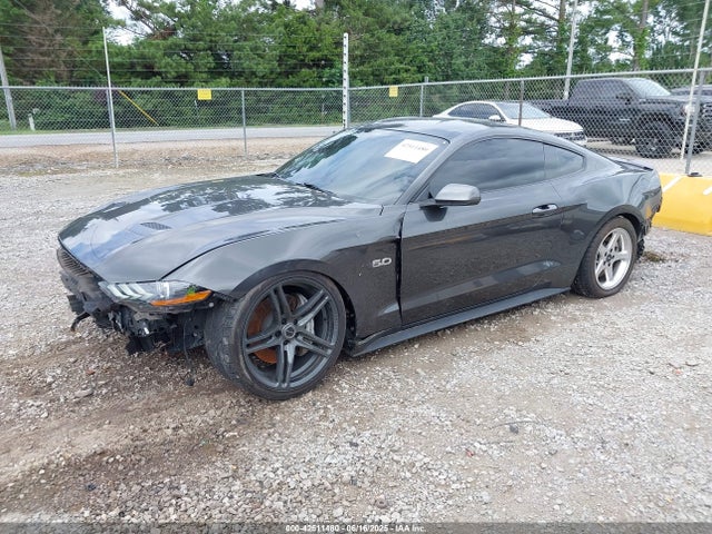 Ford 5.0l 4v premium fuel 2018 1FA6P8CF9J5171084 Image 2