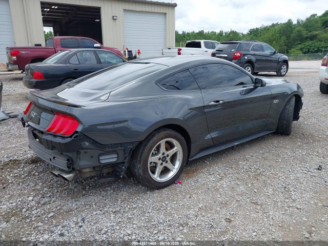 Ford 5.0l 4v premium fuel 2018 1FA6P8CF9J5171084 Image 4